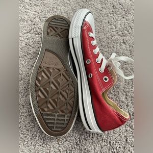 Red Converse All Star Chuck Taylor shoes size men’s 6, woman’s 8